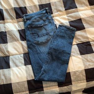 American Eagle Super Hi-Rise Jegging. 14reg